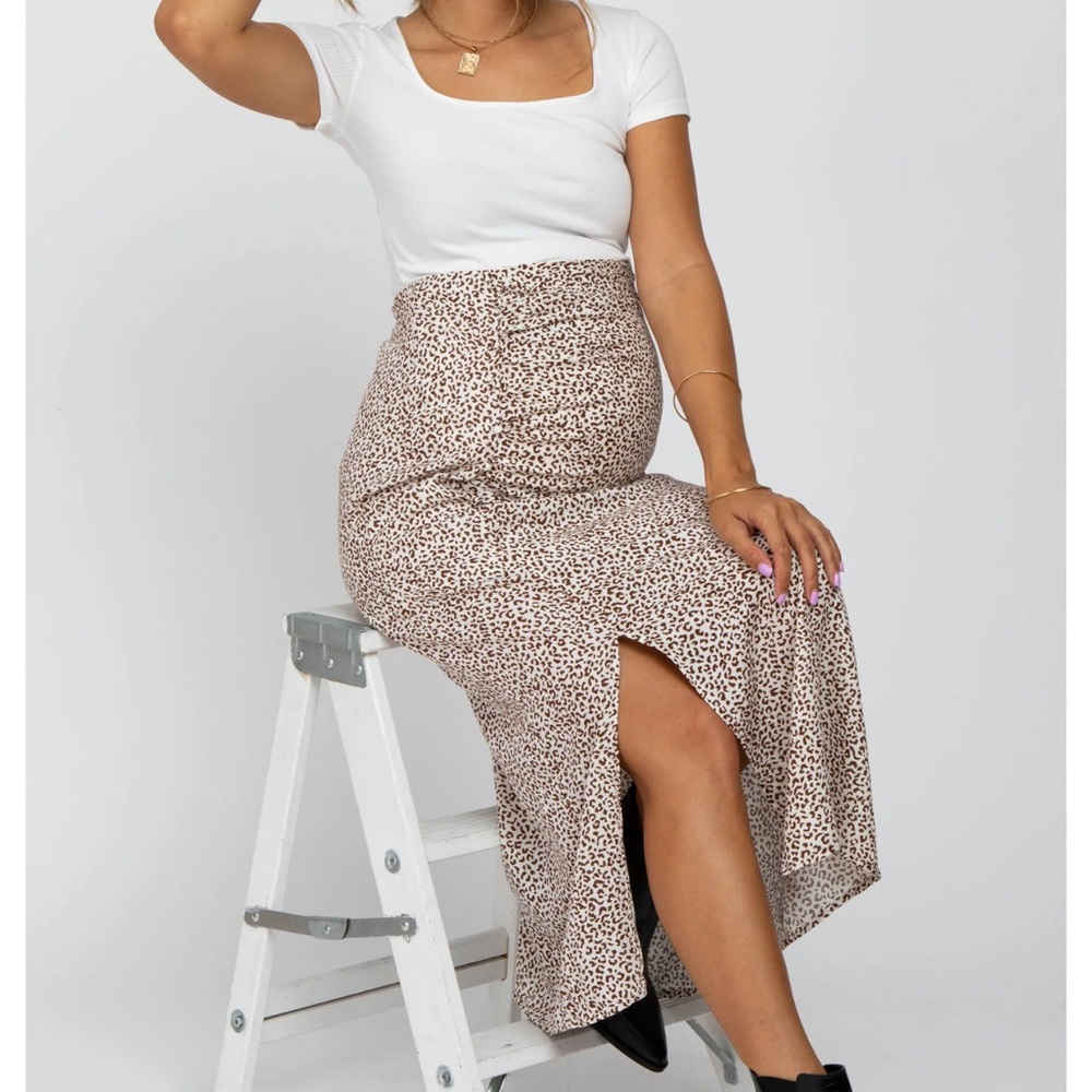 Pinkblush leopard maternity skirt- size medium